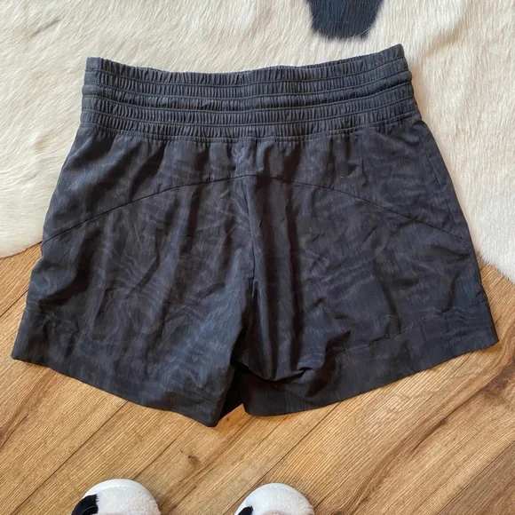 Athleta athletic green and black high waisted shorts - Picture 6 of 8